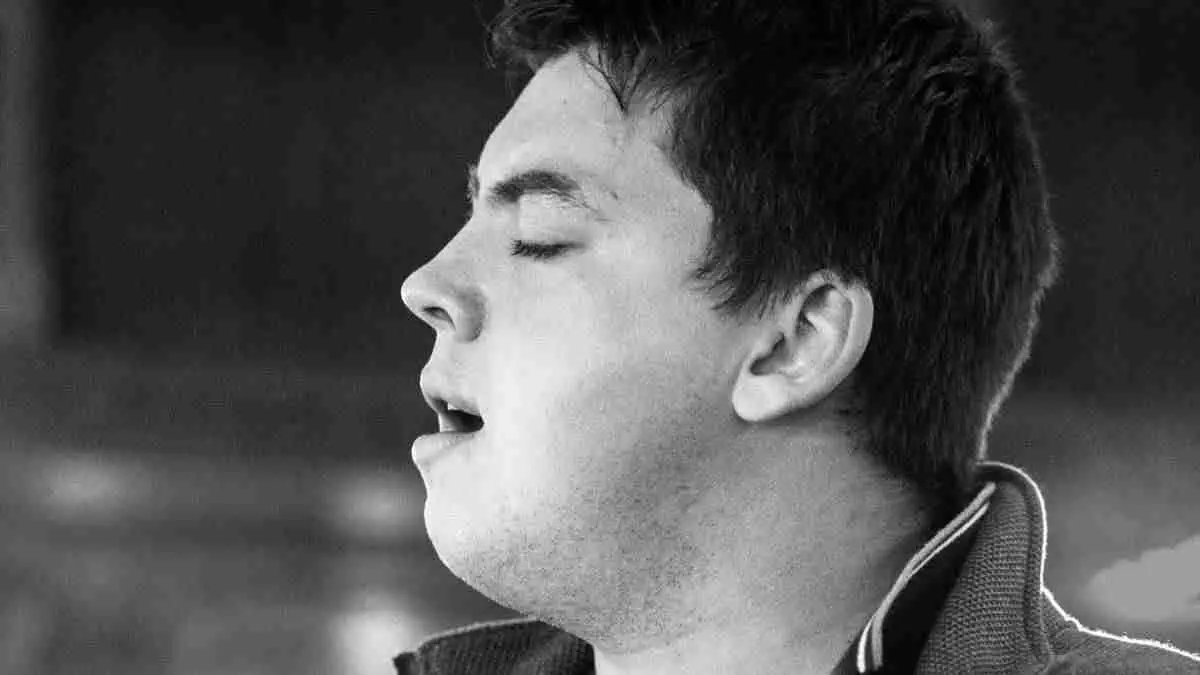 Singer_Naoise-Mac-Cathmhaoil